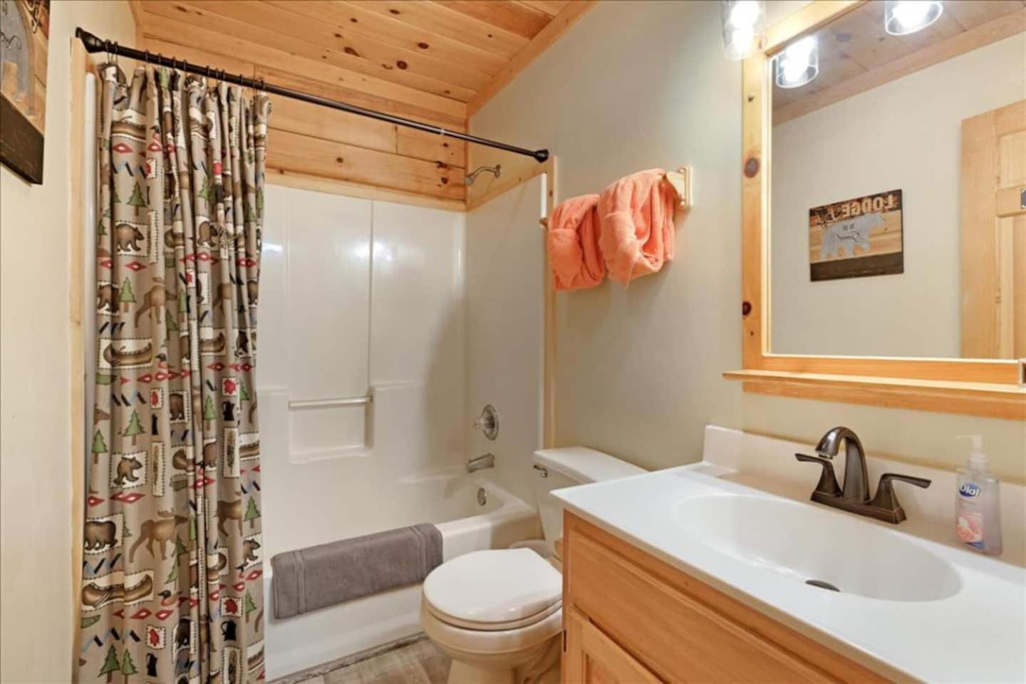 5Br Smoky Cabin Hot Tub, Games, 1 Mi To Parkway Pigeon Forge Zewnętrze zdjęcie