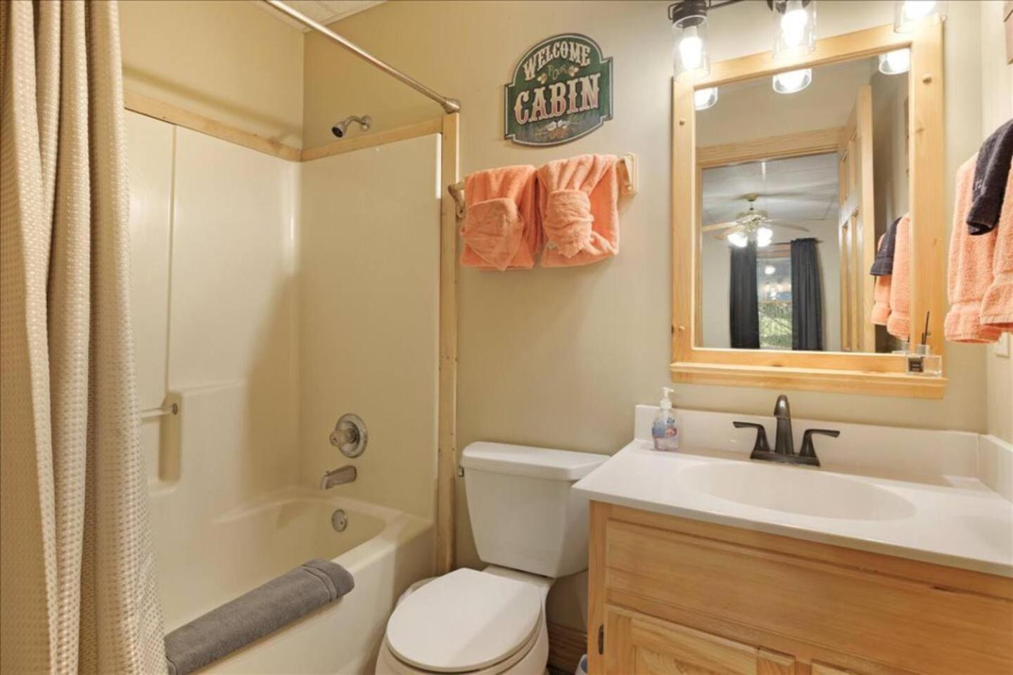 5Br Smoky Cabin Hot Tub, Games, 1 Mi To Parkway Pigeon Forge Zewnętrze zdjęcie