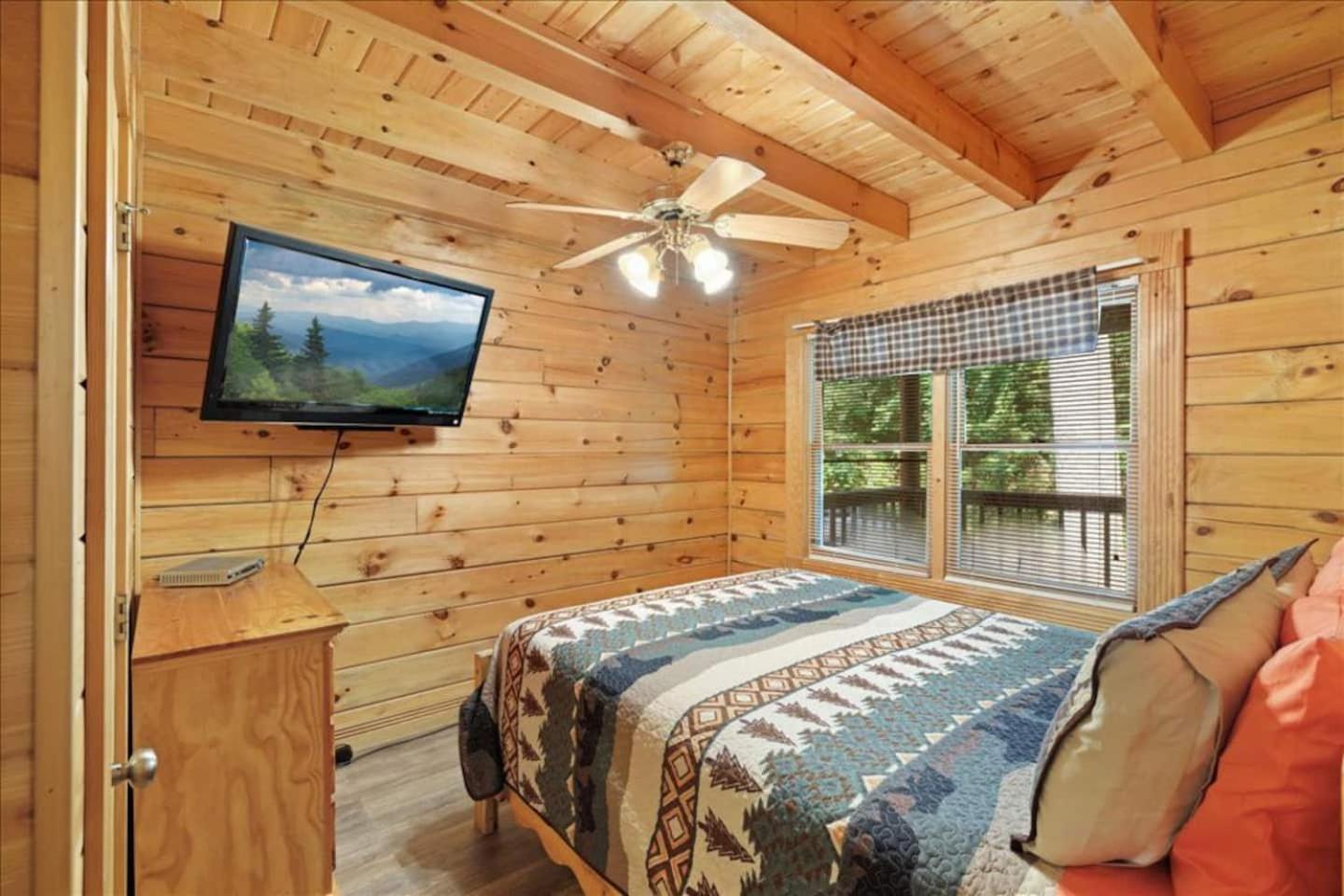 5Br Smoky Cabin Hot Tub, Games, 1 Mi To Parkway Pigeon Forge Zewnętrze zdjęcie