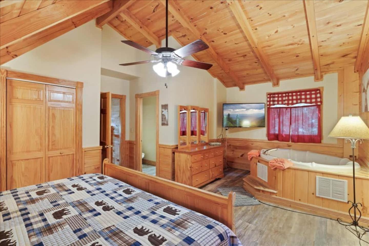 5Br Smoky Cabin Hot Tub, Games, 1 Mi To Parkway Pigeon Forge Zewnętrze zdjęcie