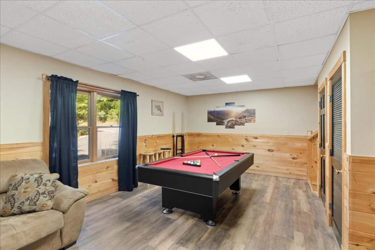 5Br Smoky Cabin Hot Tub, Games, 1 Mi To Parkway Pigeon Forge Zewnętrze zdjęcie