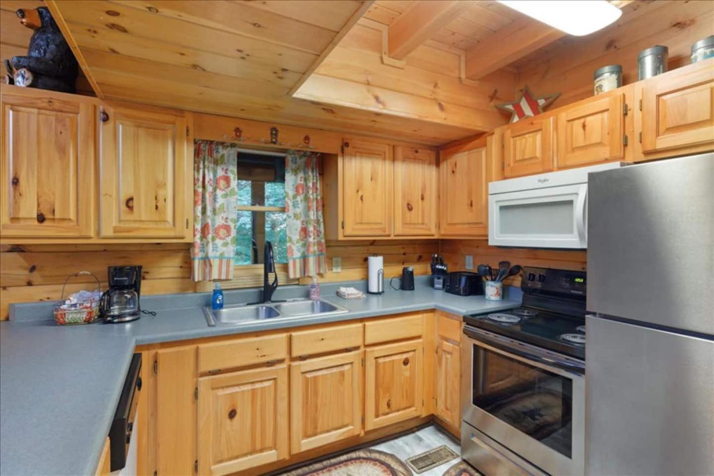5Br Smoky Cabin Hot Tub, Games, 1 Mi To Parkway Pigeon Forge Zewnętrze zdjęcie