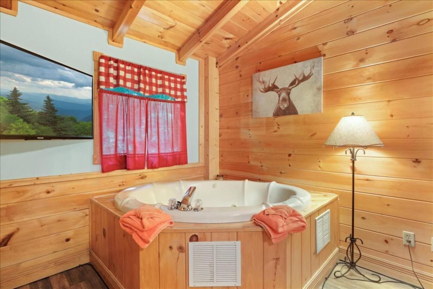 5Br Smoky Cabin Hot Tub, Games, 1 Mi To Parkway Pigeon Forge Zewnętrze zdjęcie