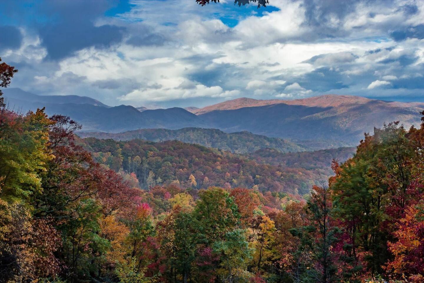 5Br Smoky Cabin Hot Tub, Games, 1 Mi To Parkway Pigeon Forge Zewnętrze zdjęcie