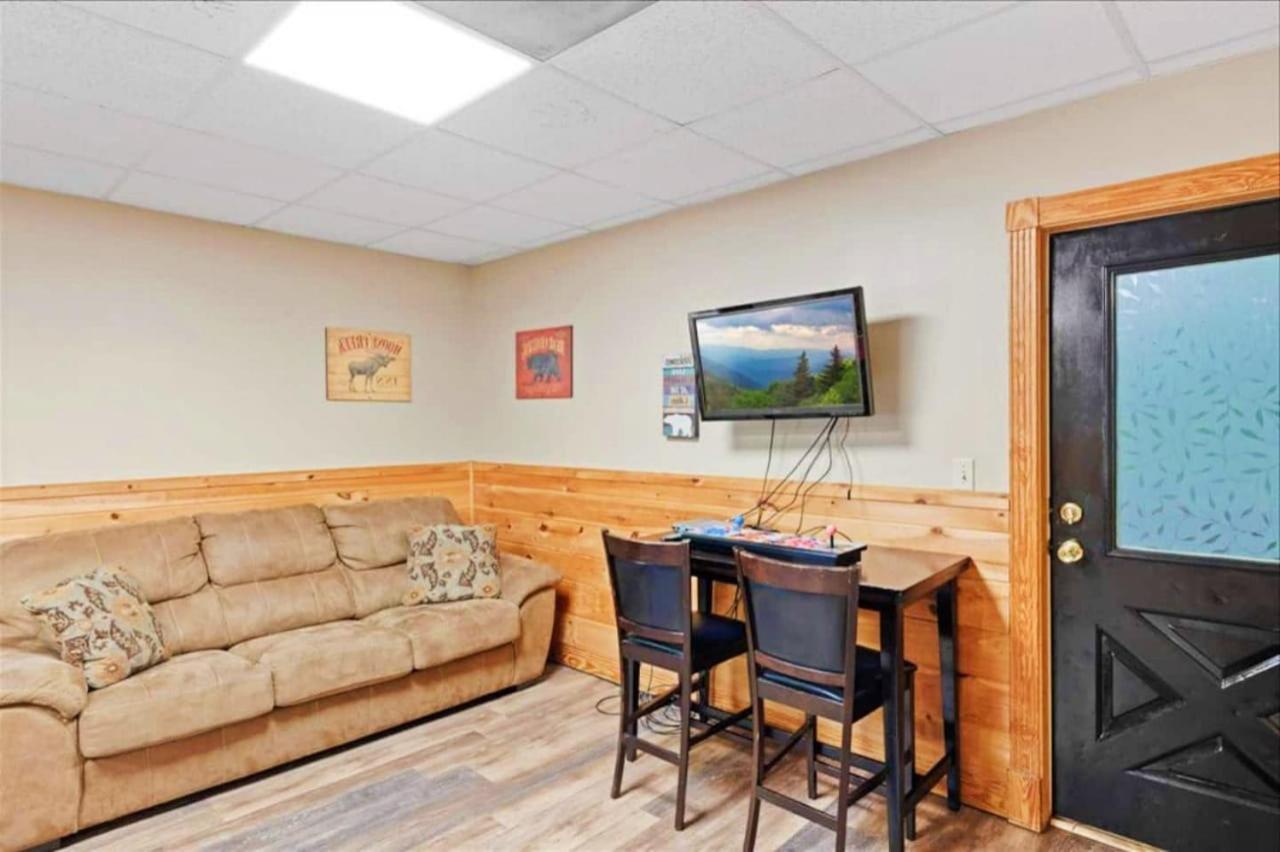 5Br Smoky Cabin Hot Tub, Games, 1 Mi To Parkway Pigeon Forge Zewnętrze zdjęcie